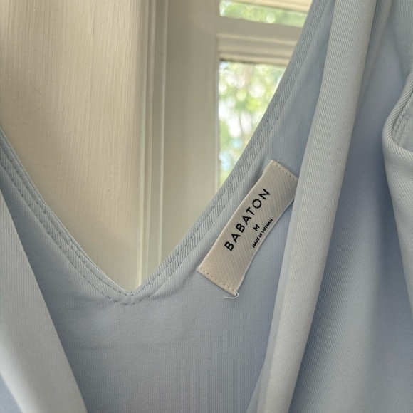 ARITZIA | Babaton Contour V-neck Bodysuit - Picture 6 of 7